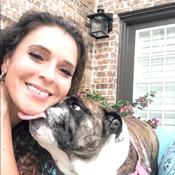 Meet your Posher, Magally - Picture 1 of 1